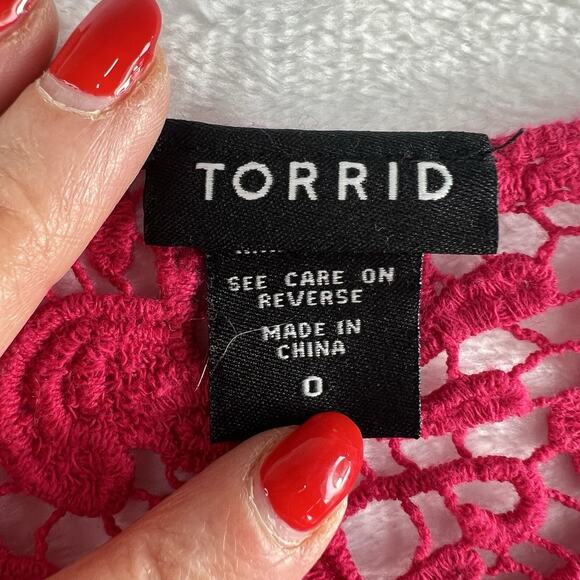 Torrid Plus 0X Top Crochet Layering Cropped Scoop Neck Dark Pink Short Sleeve - Picture 6 of 13